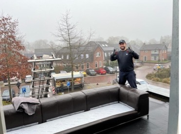 meubels ophalen met een ladderlift